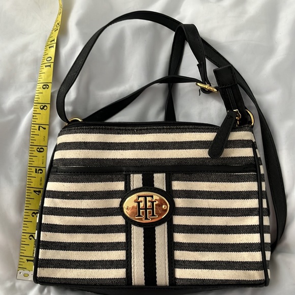 Tommy Hilfiger Purse - Picture 5 of 5